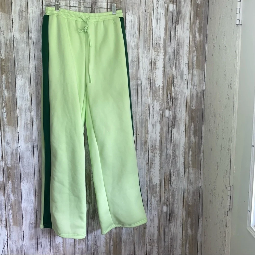 NWT Missguided Green Flare Track Pants - Picture 2 of 8